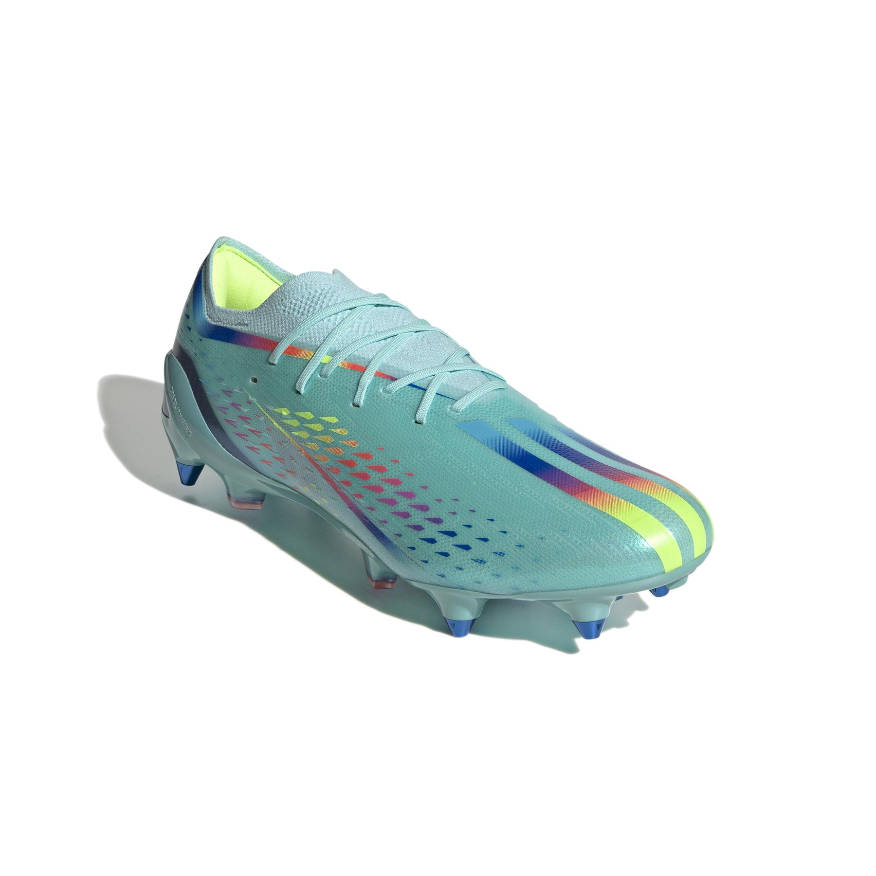 product/a/d/adidas_gw8442_5_footwear_photography_front_lateral_top_view_white_000.jpg