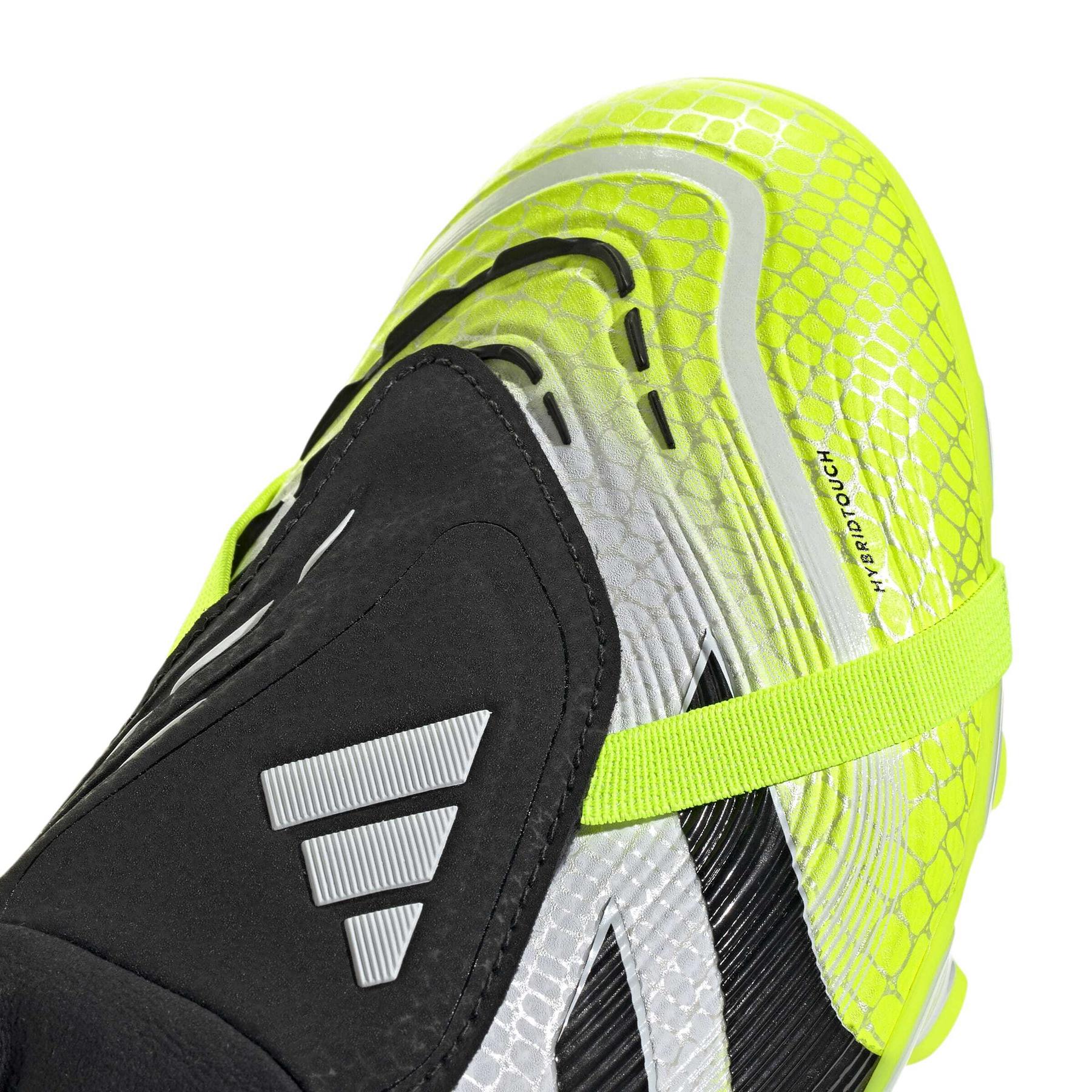 product/a/d/adidas_js4074_7_footwear_photography_detail_view_1_white-nw091725.jpg
